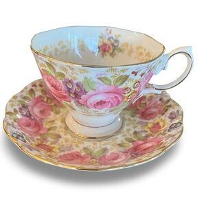 Serena by Royal Albert Bone China Made in England RN 839329 Tea Cup and Saucer